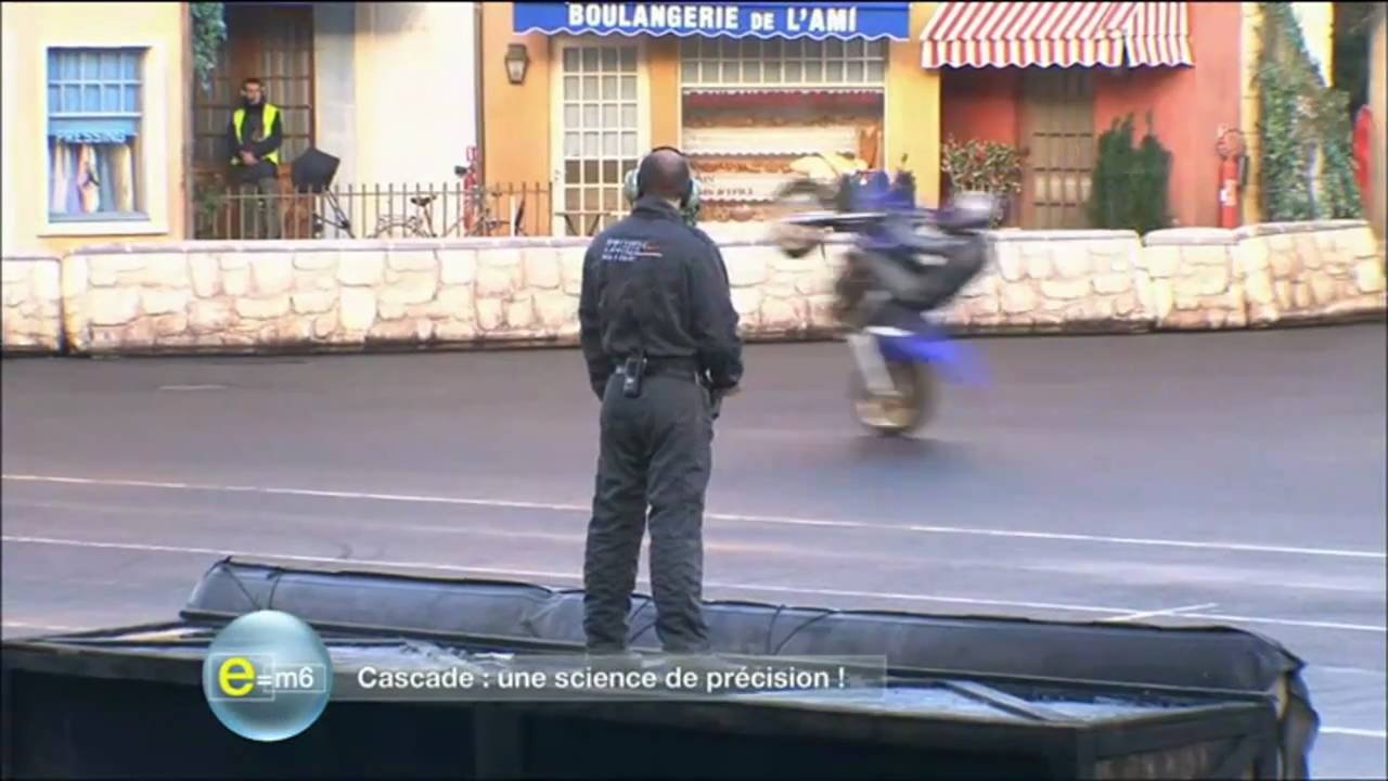 E=M6 Cascadeur Disneyland Moteurs Action