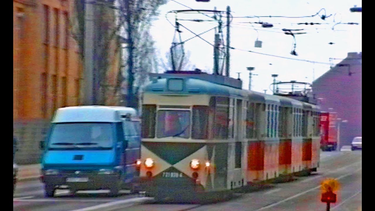 BVG Arbeitstriebwagen schleppt Reko-3Wagen-Zug durch die Edisonstra&szlig;e Ecke Wilhelminenhofstra&szlig;e 1994