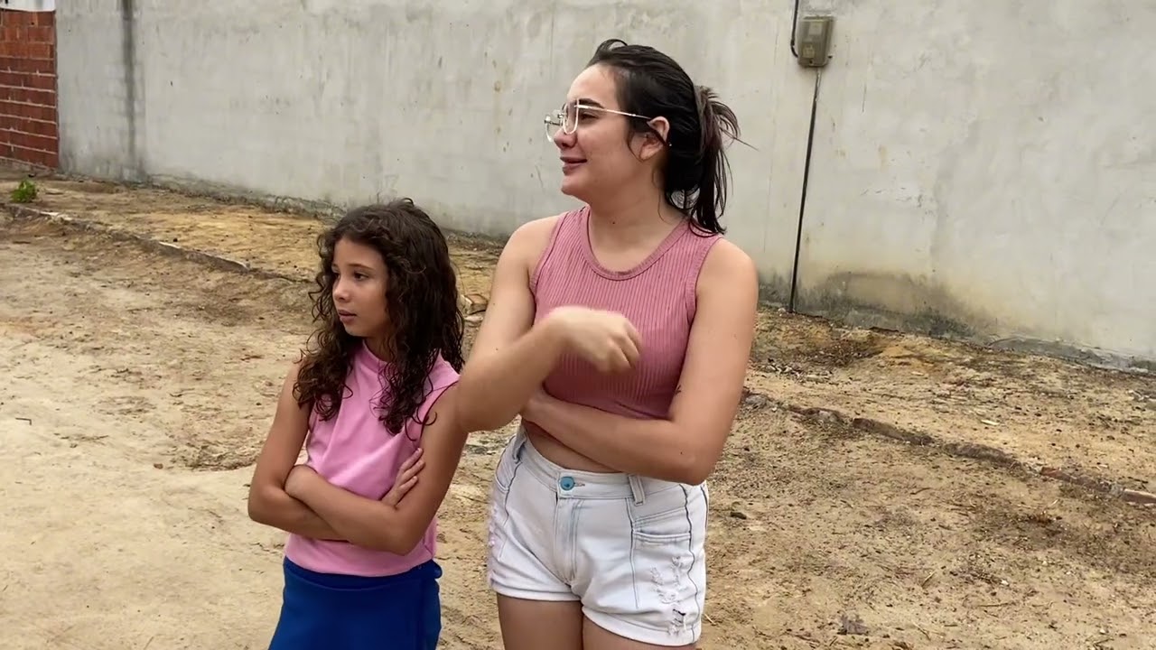 Desse tamanho já gosta de uma fofoca
