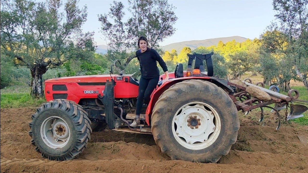 Preparando la tierra pa la huerta veraniega, pronto empezamos