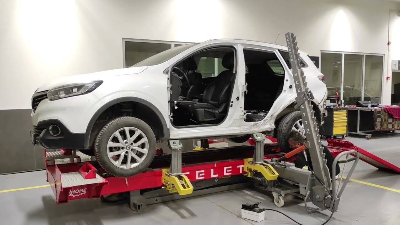 Ремонт после столкновения Renault Kadjar на скамейке Celette Rhone