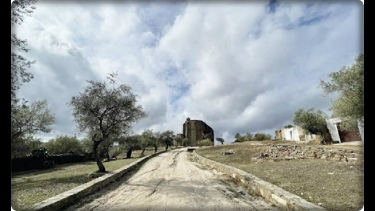 Garrovillas de Alconetar   El Emigrante