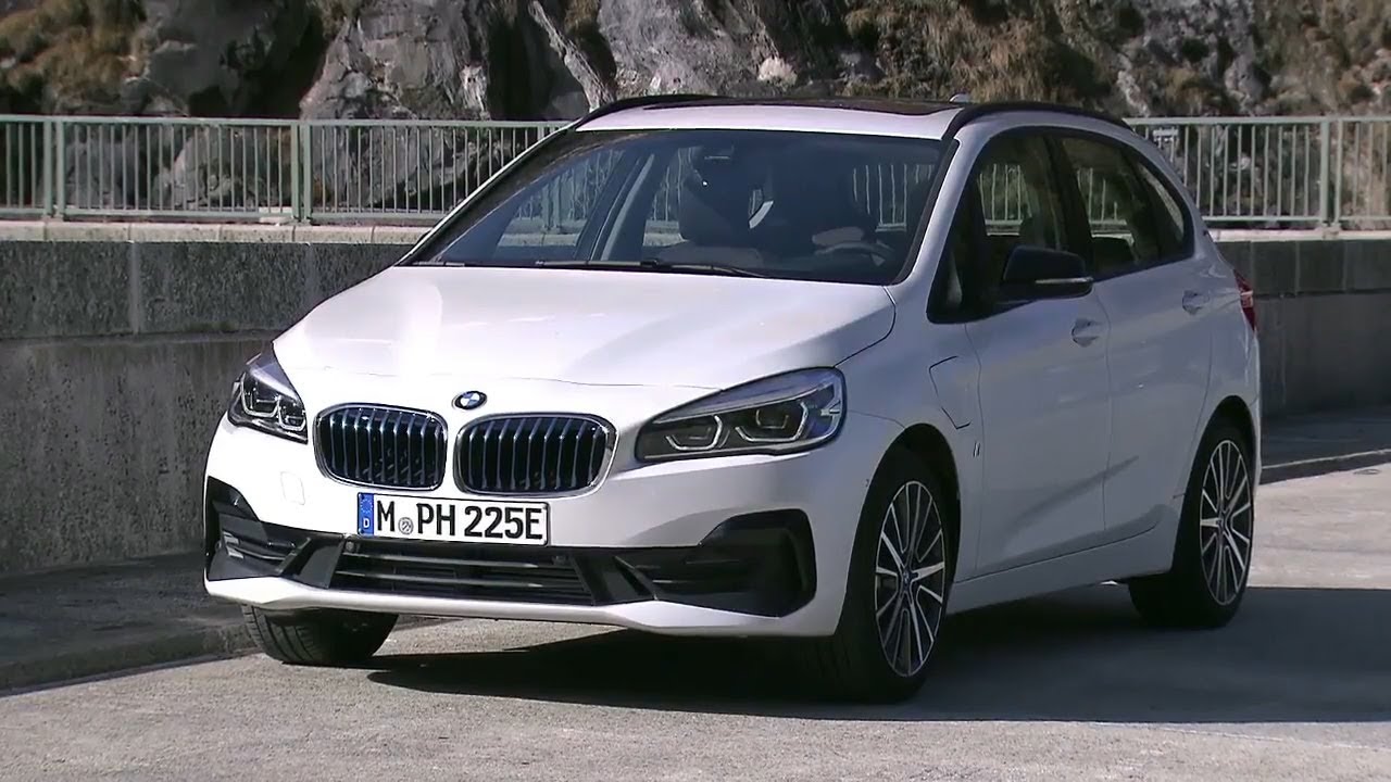 Um olhar sobre o BMW 225 XE