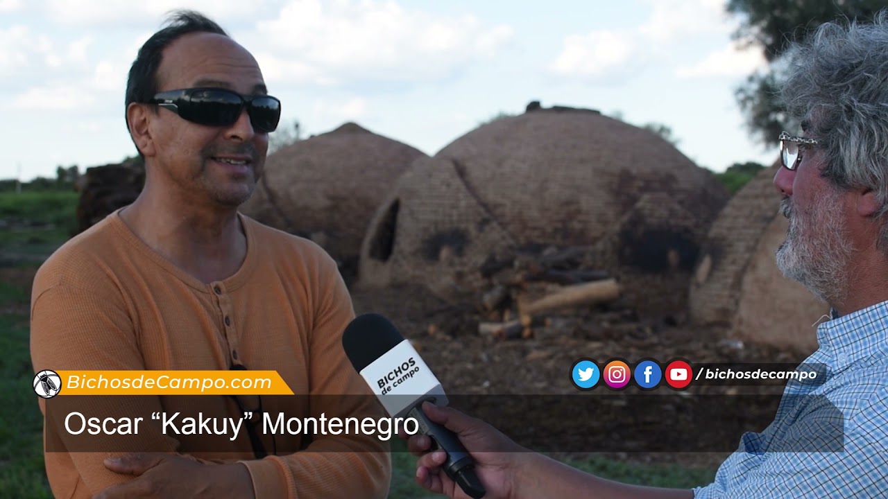 Oscar “Kakuy” Montenegro, productor de carbón vegetal en Weisburg