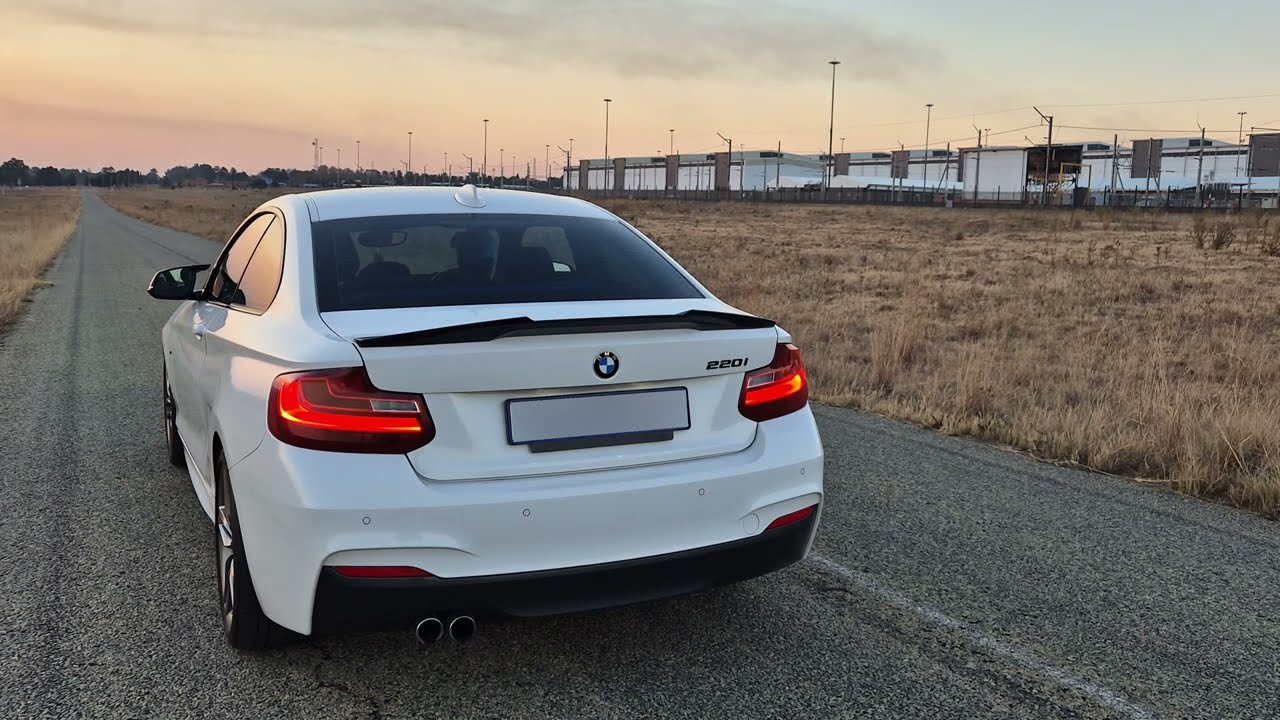 BMW 220i Stock Exhaust Sound + Launch Control