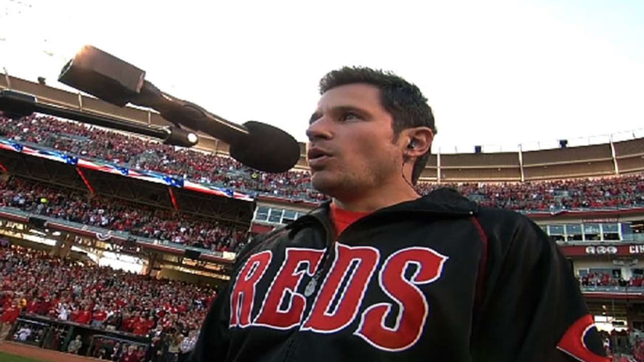 STL@CIN Gm3: Lachey sings the national anthem