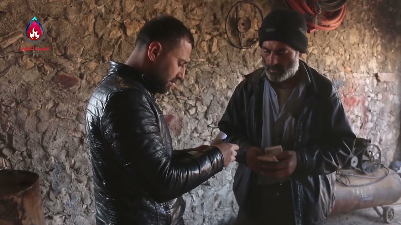 توزبع مادة مازوت التدفئة على أهالي بلدة كفرنوران بريف حلب الغربي بعد تسجيلهم على رابط مسبق