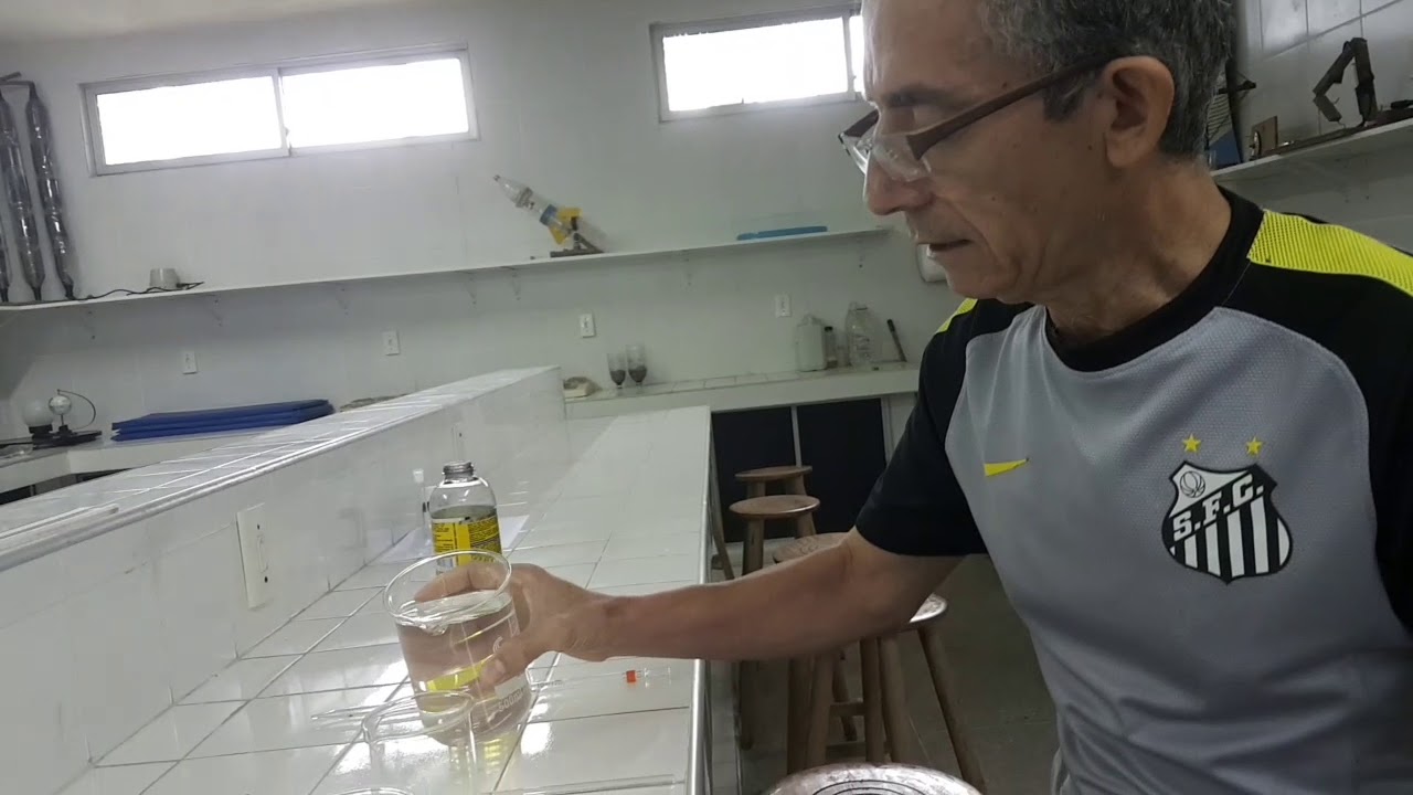 ÁGUA DURA.
