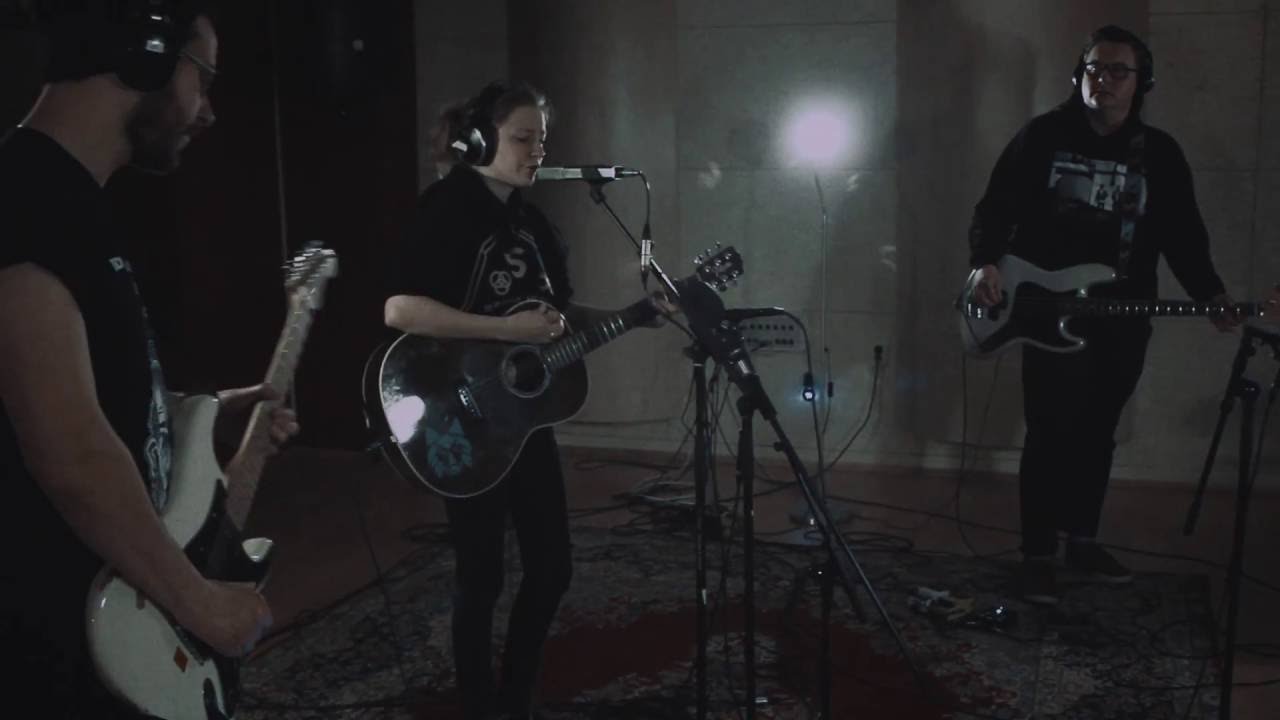 FRAU WOLF - Mephisto lacht (prettylivesessions.)