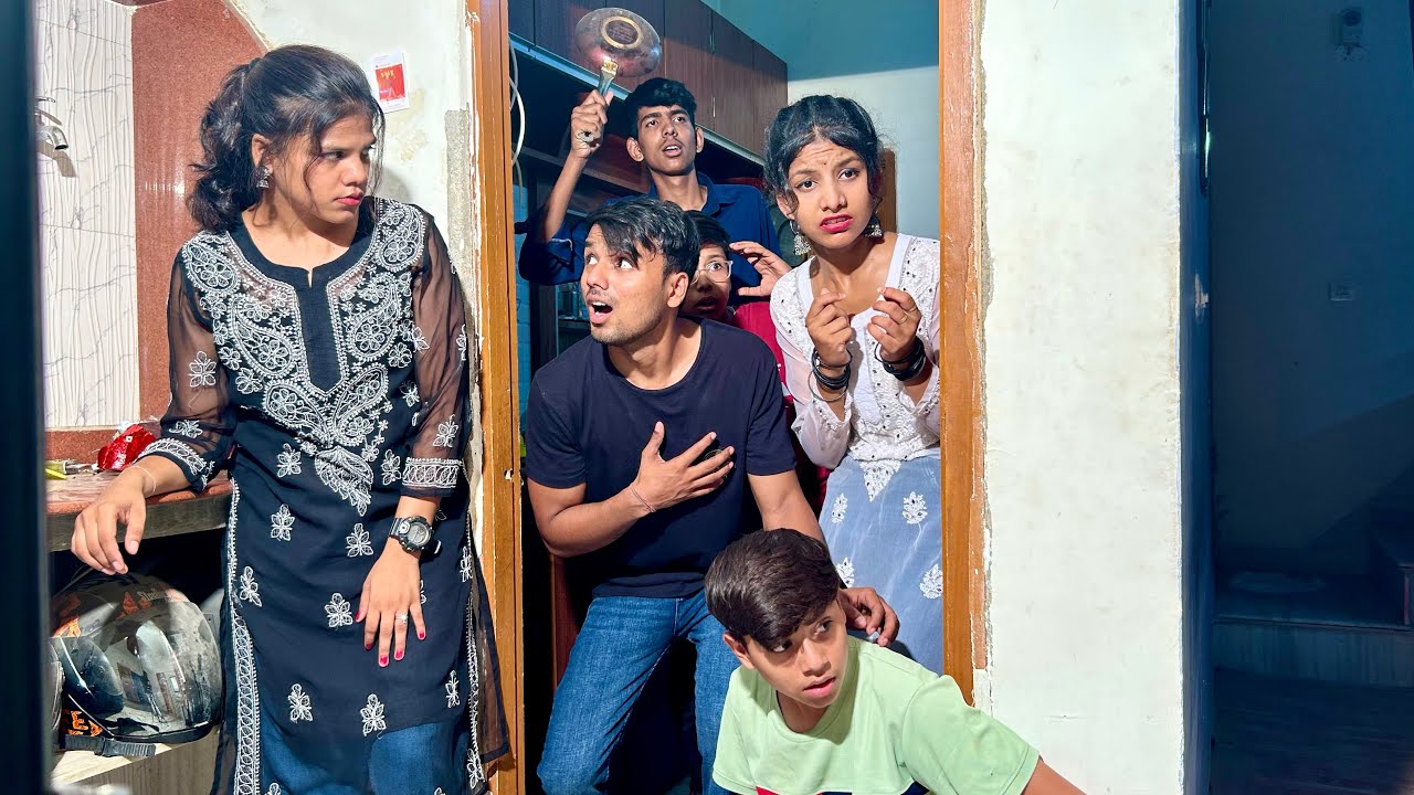 Kitchen ka darvaja khol dia 😰 ab hum log mar gye sab 😨 khusi humko nhi choregi family