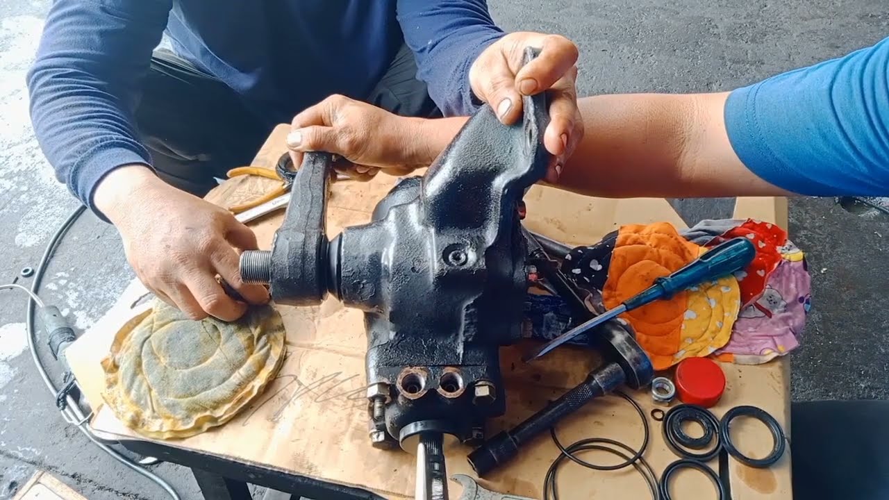 ISUZU ELF STEERING GEAR BOX REPAIR