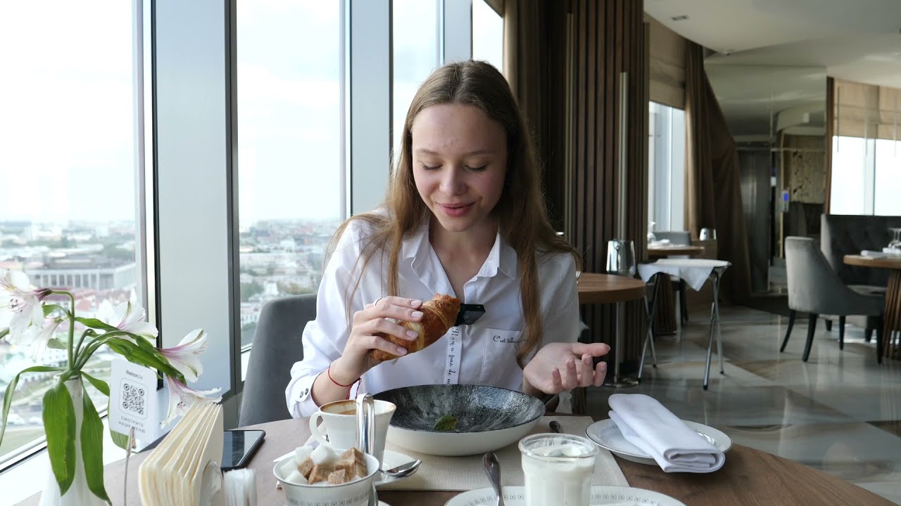 Ресторан The View на 27-м этаже БЦ Royal Plaza
