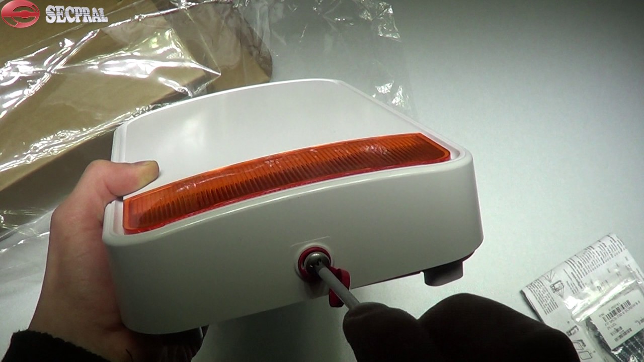 Unboxing DSC PG8911 Wireless Outdoor Siren
