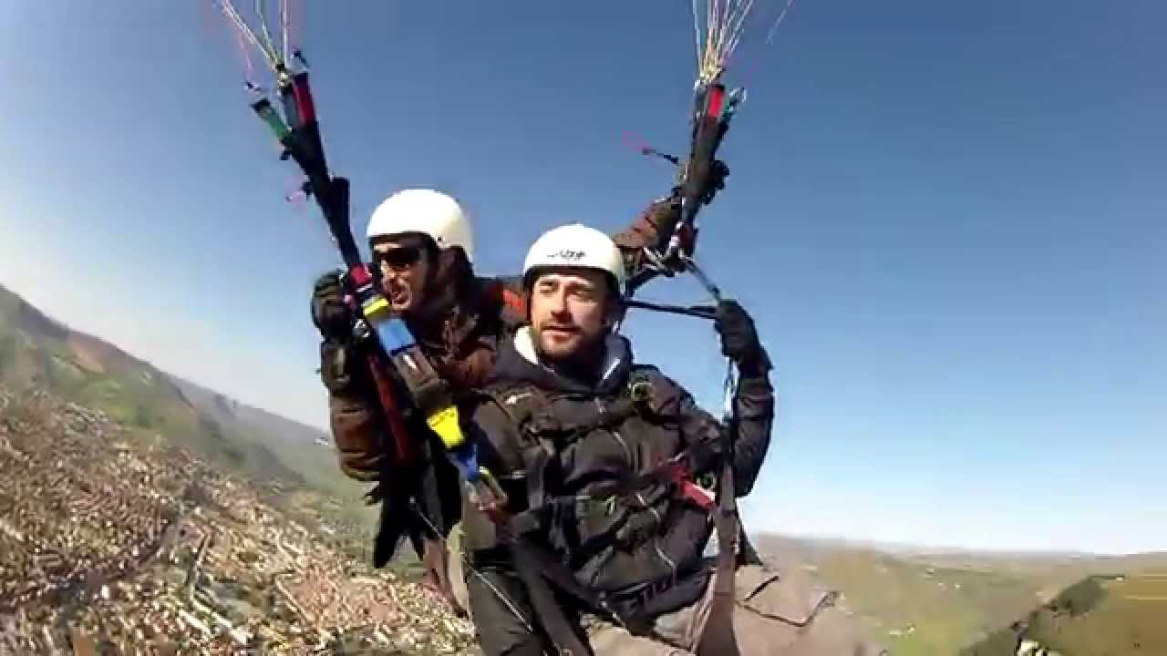 Parapente Millau : voltige en biplace avec T&ecirc;te &agrave; l&rsquo;envAIR