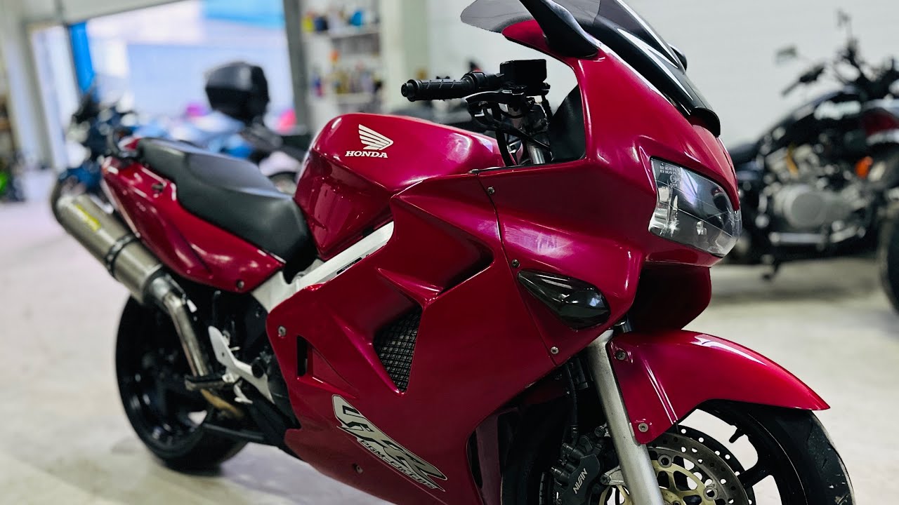 Honda VFR 800 FI из Европы. Холодный запуск 🚀