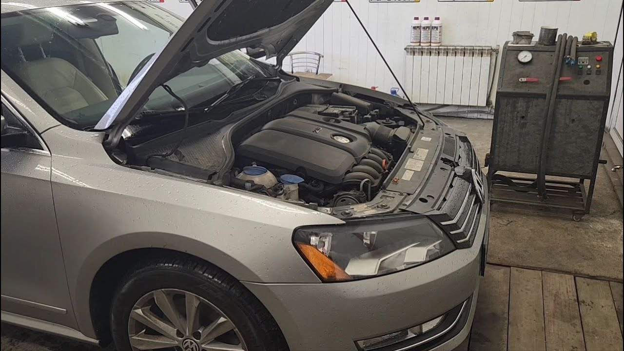 VW Passat NMS 2.5 USA Апаратна промивка системи охолодження та повна заміна антифризу.