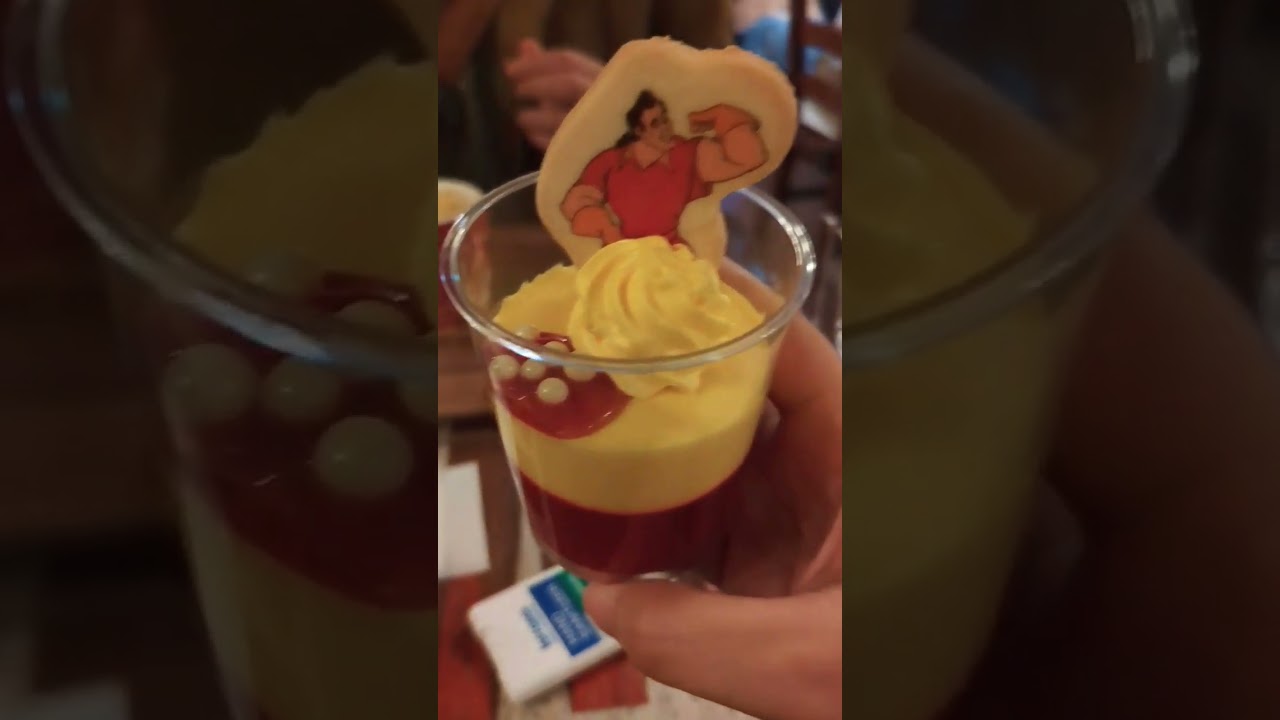 Tokyo DisneyLand Beauty and The Beast Cafe : La Taverne de Gaston