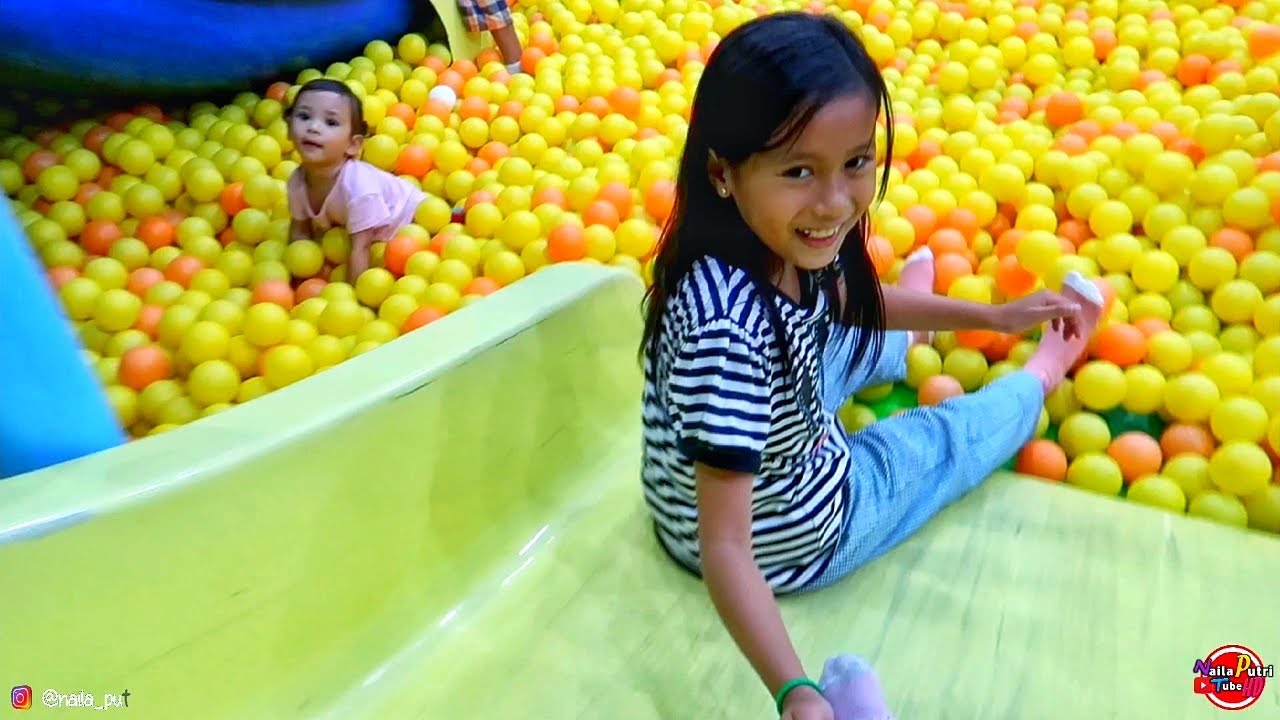 Ayah Bisa Tunggu Sambil Pijat Di Playground Indoor ini