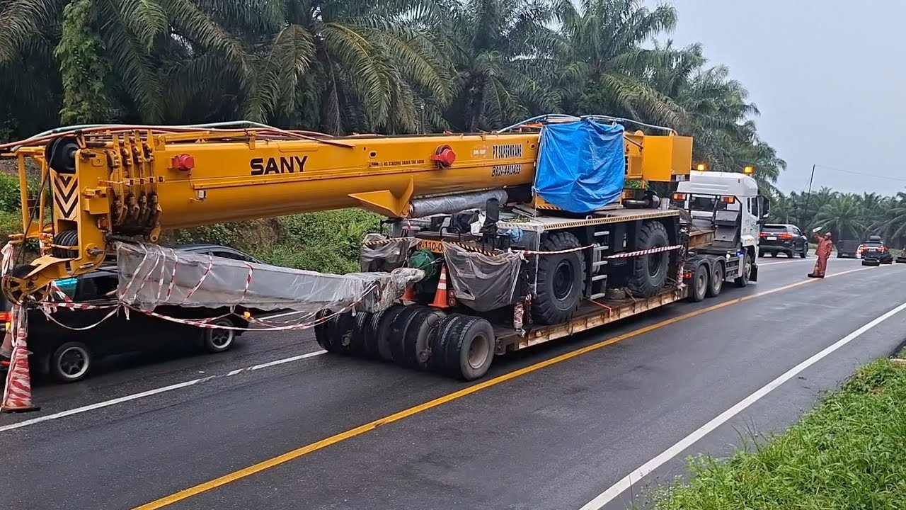 Aneh tapi nyata truk habis napas sebelum melewati tanjakan 