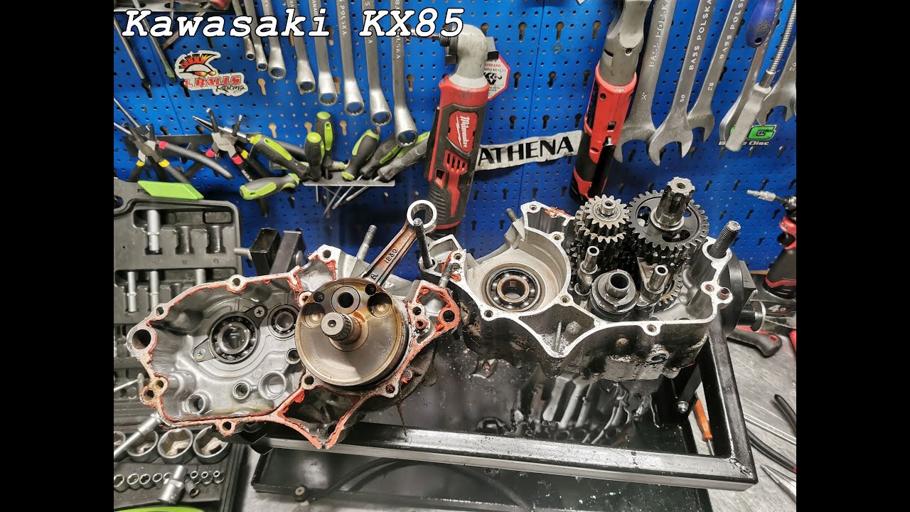 Kawasaki KX85 mały motocykl w agonalnym stanie.