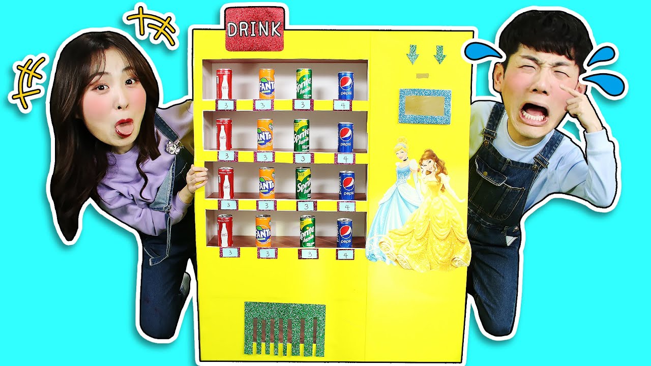 悅兒VS坤坤！超大自動販賣機遊戲 Pretend Play with Giant Vending Machine Kids Toy!!! 小伶玩具 | Xiaoling toy