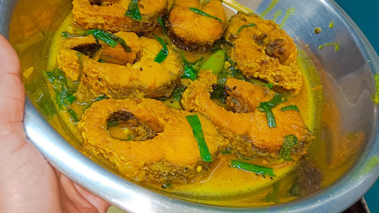 না কষিয়ে হালকা মশলায় পেঁয়াজ পাতায় দেশী রুই এর তেল ঝাল 💚