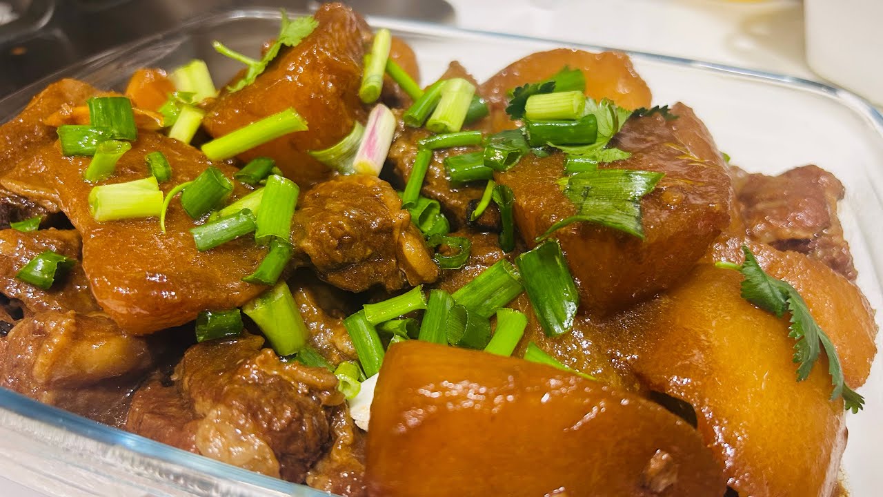 Braised  Beef Brisket with Daikon 