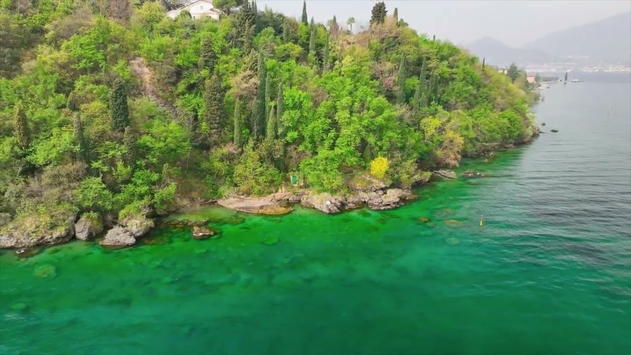 Prestigious villa with pool and private access to Lake Garda