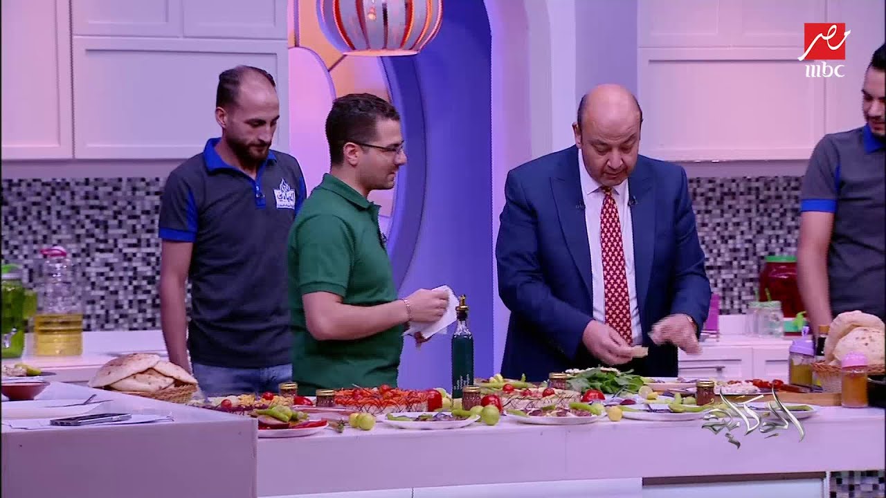 عمرو أديب لفسخاني الحمادي: مش قادر أبطل فسيخ.. ممكن تكلمني عن البطارخ والسردين