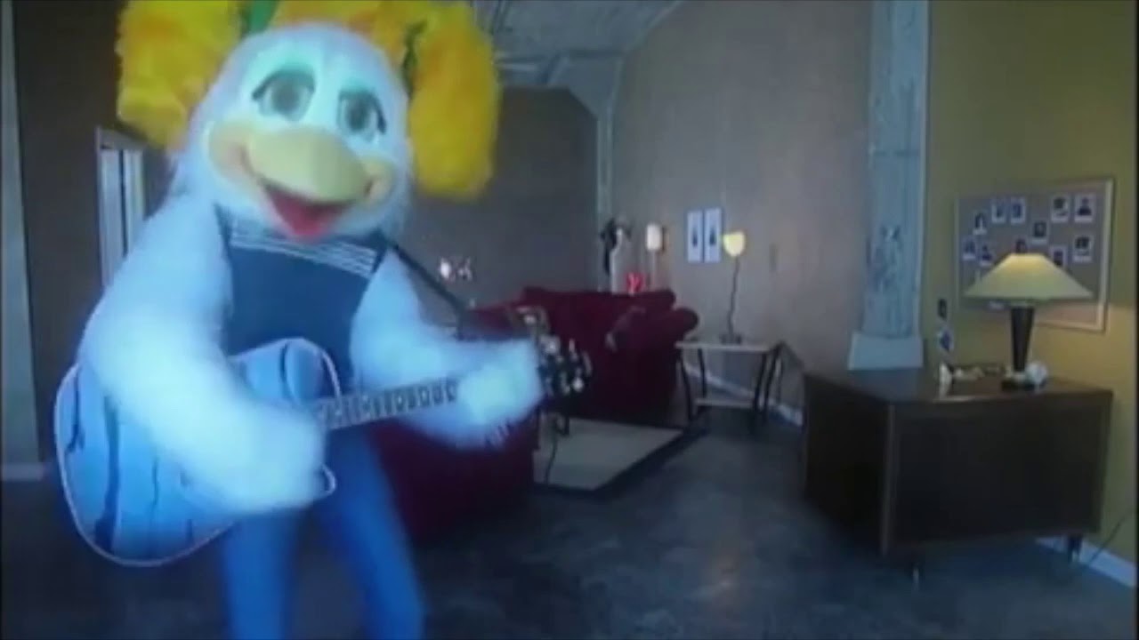 Chuck E. Cheese | April 2002 Seg. 3 Song 2 | Everywhere