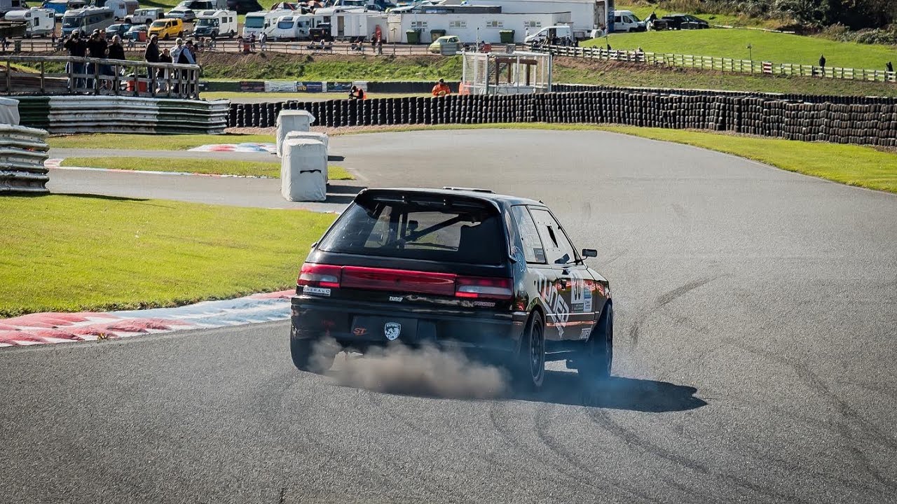 Mallory Park Quick 60 Shootout Mazda 323 GTX