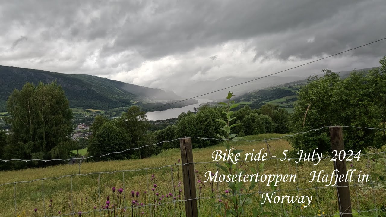Tough climb to Mosetertoppen 🚴‍♂️ Fantastic view of Gudbrandsdalen @Bikerfrode