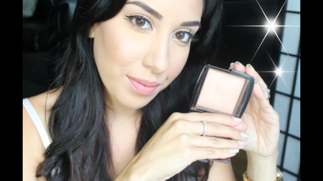 Make your skin GLOW with just ONE product! Review: Ambient Lighting Powders by Hourglass Cosmetics ♥