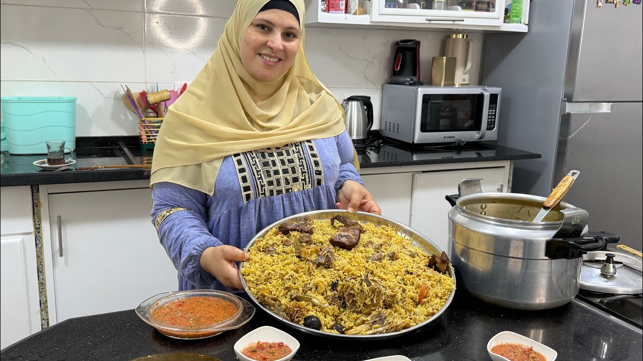 خلاص هفتح مطعم سعودي 🇸🇦وأنافس السعودين 🤭صحيت من الفجريه 😉عملت الكبسه السعوديه وشكرا اخواتي السعودين