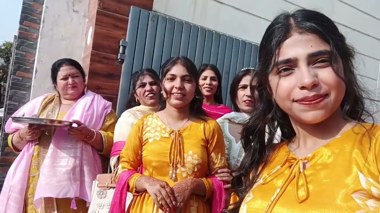 Viah di rasam shuru hogyi c… te eh sirf shuruaat aa 💛#minivlog #vlog #sistersvlogs #wedding 