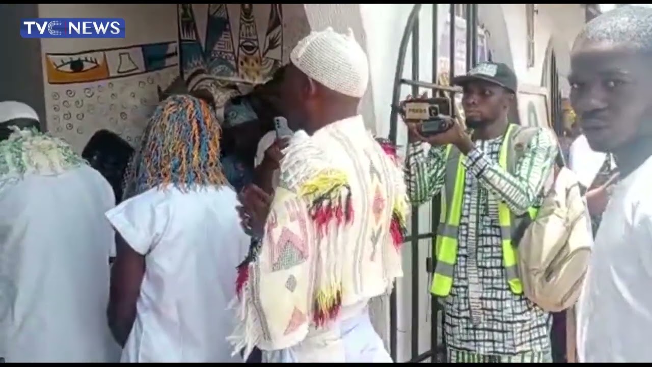 Alaafin Of Oyo: Rites, Rituals Continue As Sympathisers Keep Flooding Palace (WATCH)