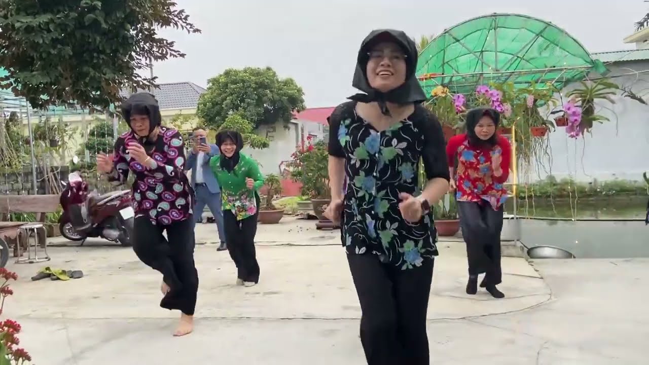 NHẢY 18 BƯỚC 2022 -CLB CÁC CỤ TRẺ 2X-6X SÔI ĐỘNG HÀI HƯỚC.