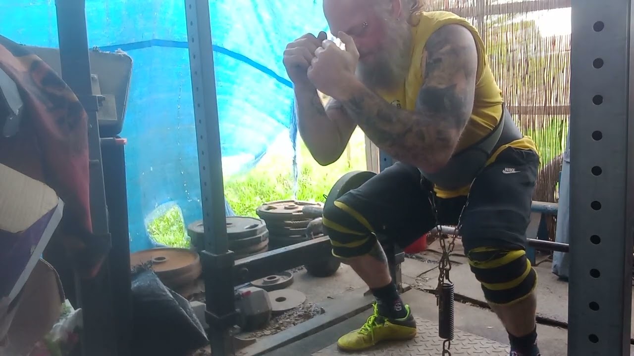 Isochain belt squat
