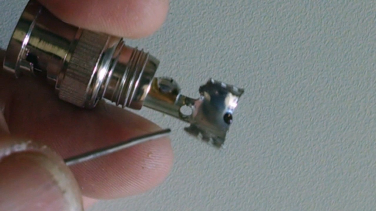 Franklyn Maia em - Como soldar conector BNC de mola