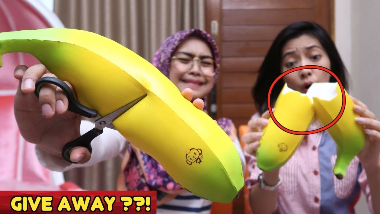 SQUISHY DARES! GUNTING KING BANANA..