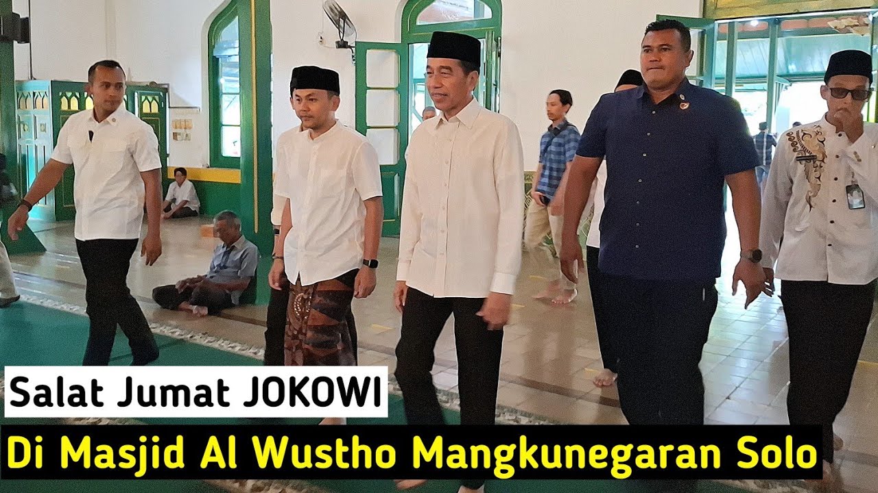 Jokowi Salat Jumat Di Masjid Al Wustho Solo