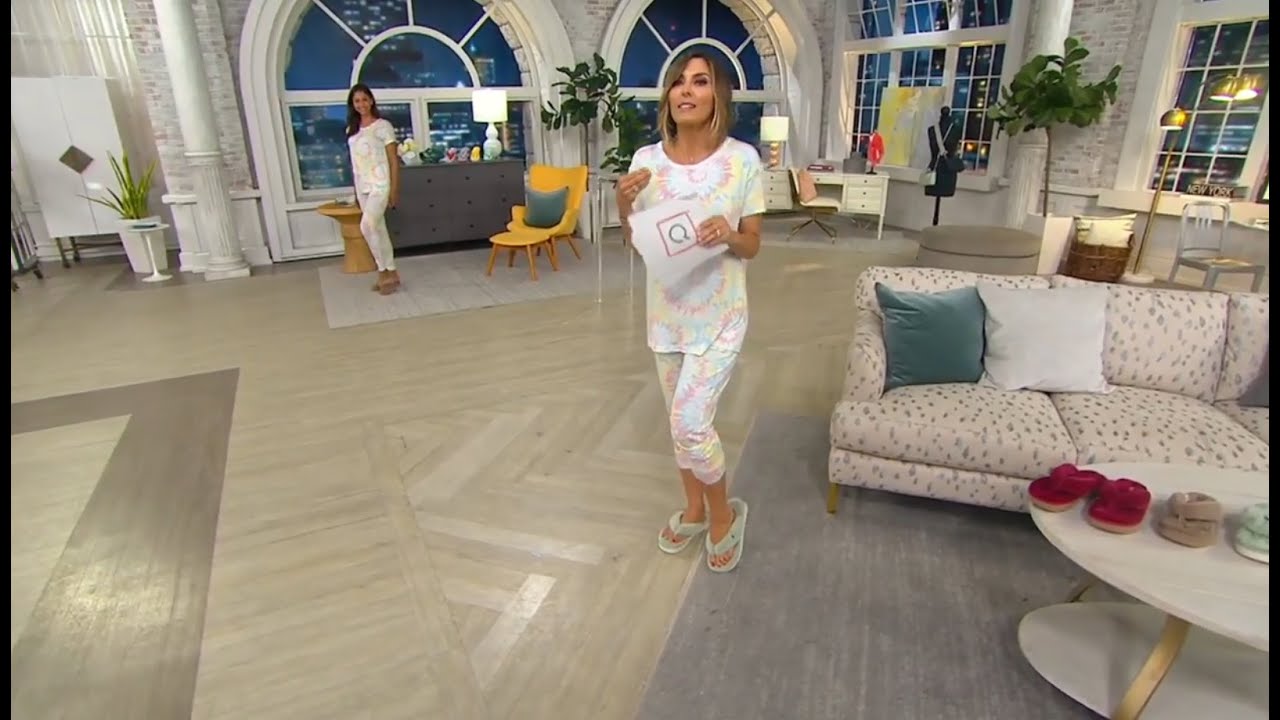 Amy Stran & Deanna Fontanez - QVC Feet Close Up 180