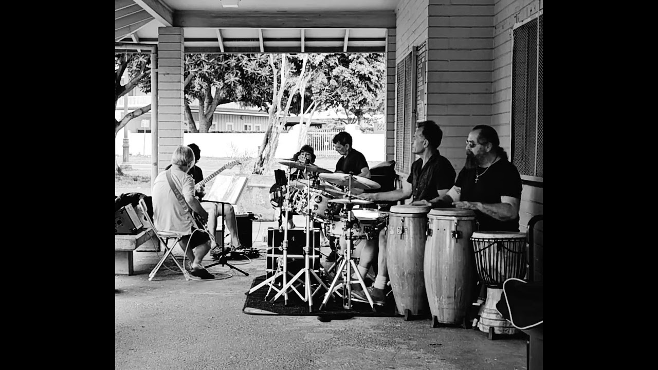 Another cool Friday Jam in Hawaii park in Santana flavor. 