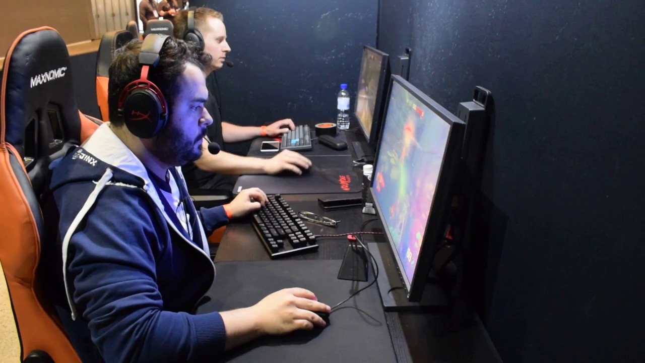 DreamHack Tours 2018 - Quake Champions - Liquid winz and whaz playing