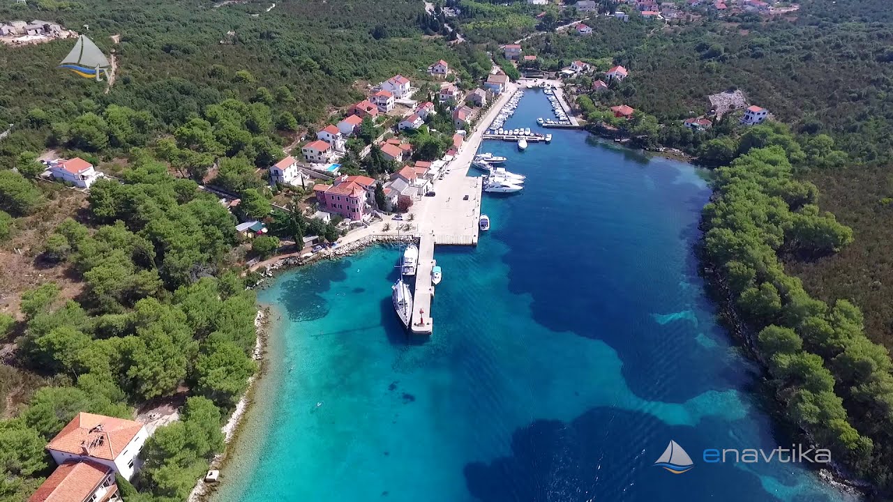Molat Port