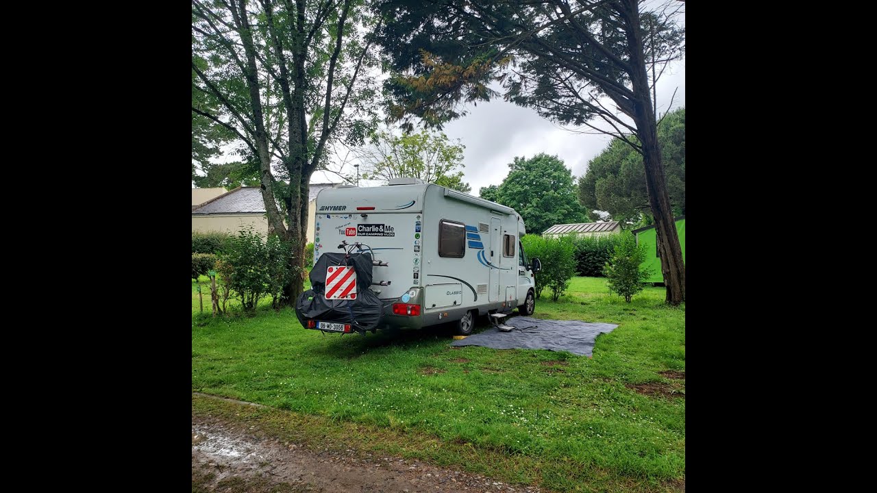 Charlie & Me (and Deidre) booked 4 nights at Domain de Bréhadour but we left after 1 night ....