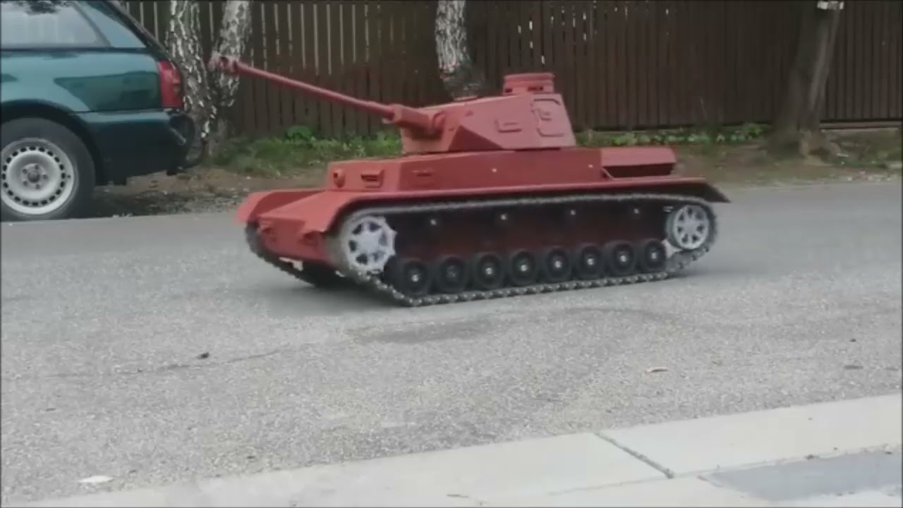 Panzer 1/6 made of plywood on DiY CNC