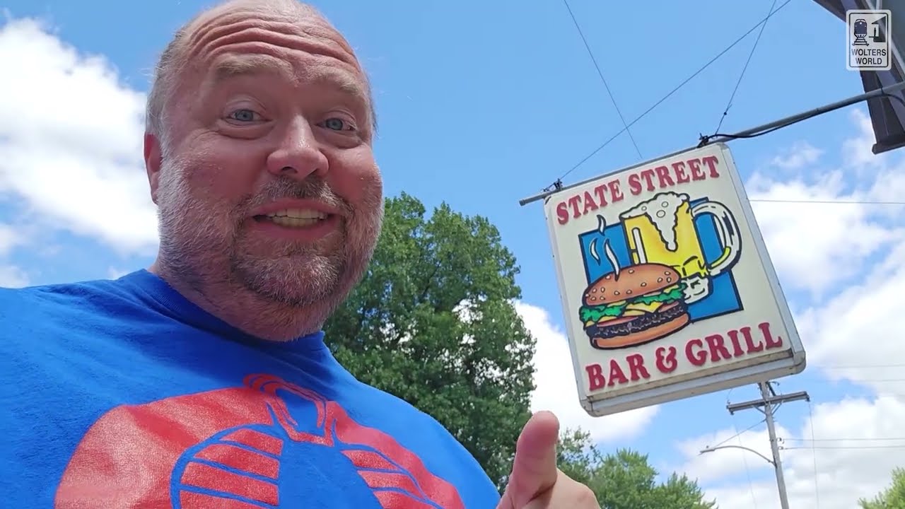 The Best Eats of Quincy, Illinois - Oversauced Pizza & Loose Meat Sandwiches?