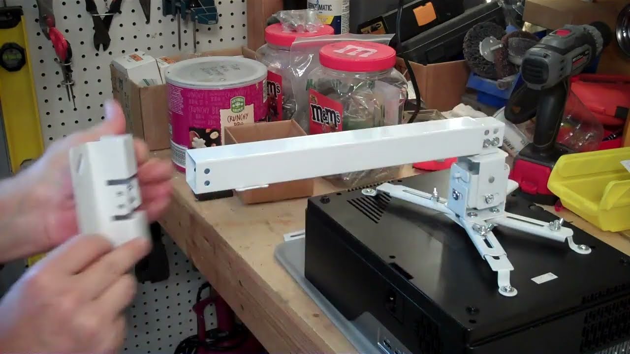 Review: Solarsea adjustable wall/ceiling projector mount Universal Fit $20