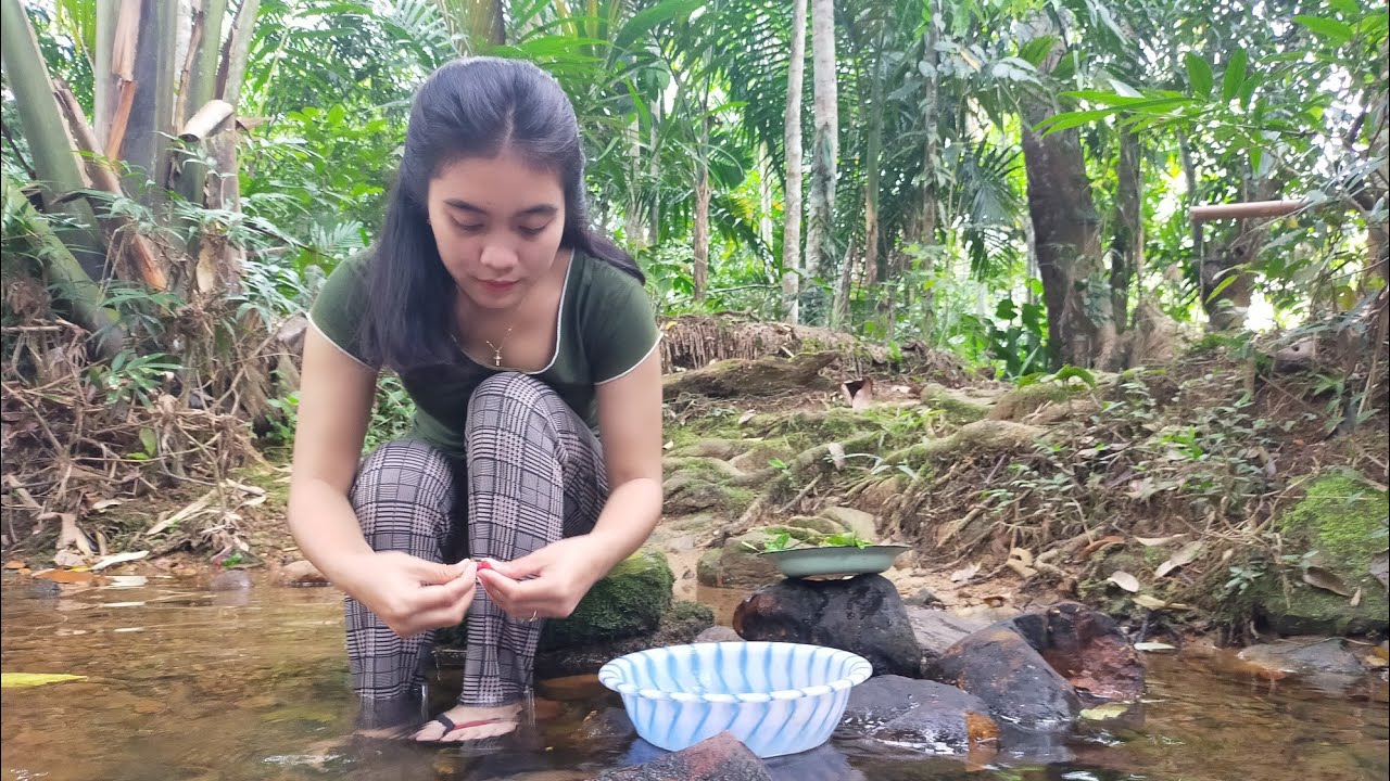 Gadis Dayak || Hidup di Pondok, Makan Bekicot Enak Rempah Alami